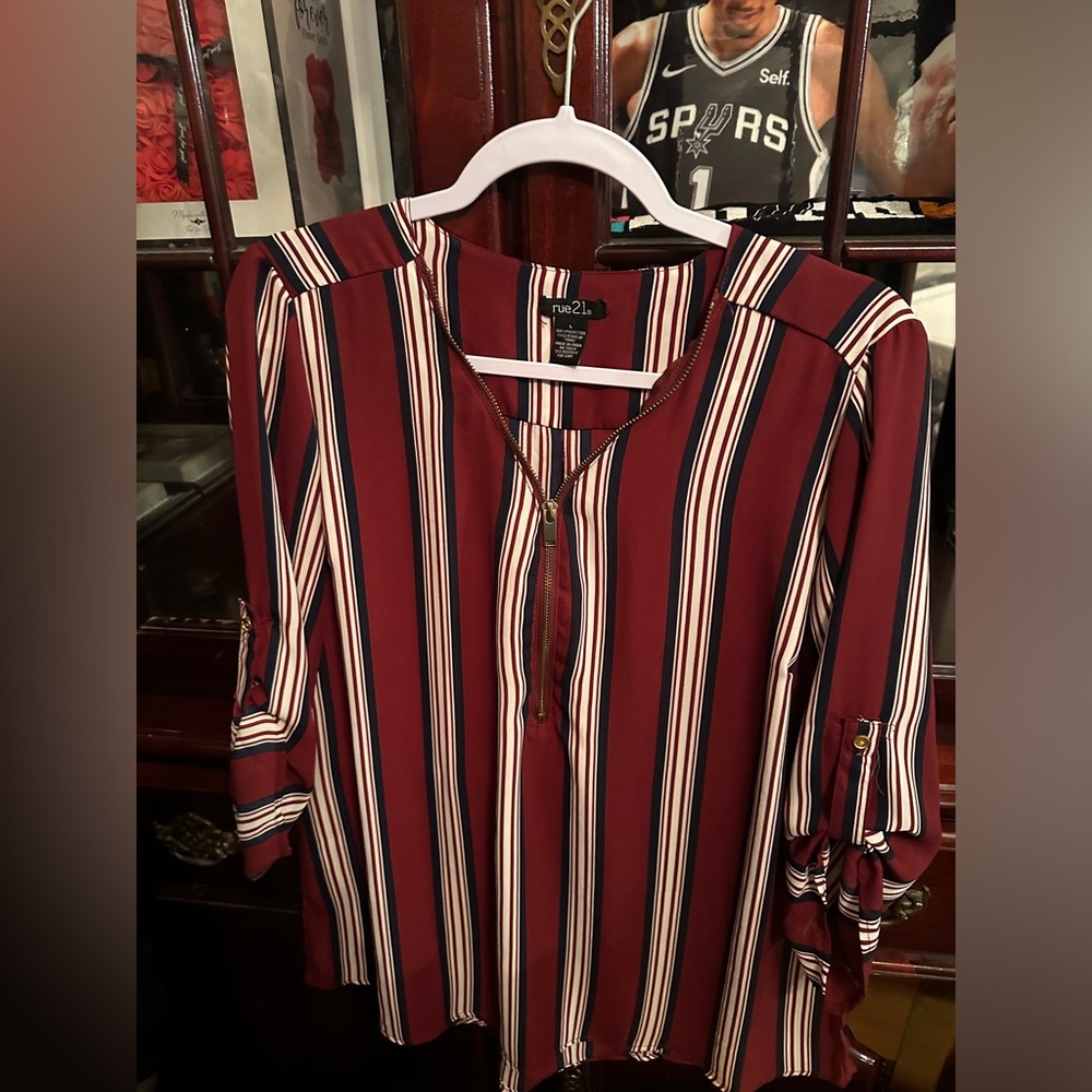 Rue 21 top